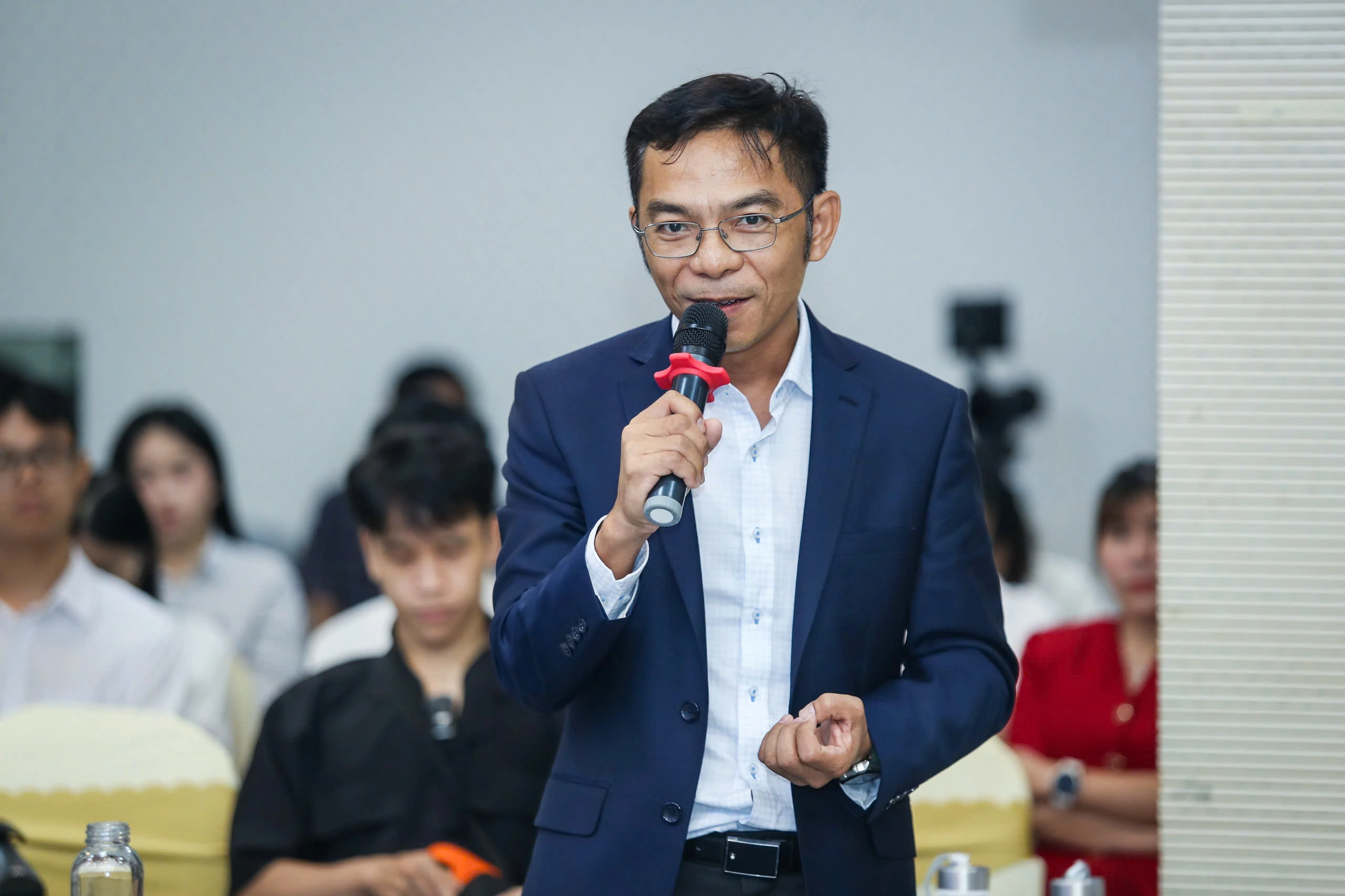 Ông Trần Anh Tuấn, Phó chủ tịch, Tổng giám đốc mạng lưới AUVS Việt Nam, Trưởng ban khởi nghiệp, tác giả cuốn sách "Về quê là lập nghiệp"