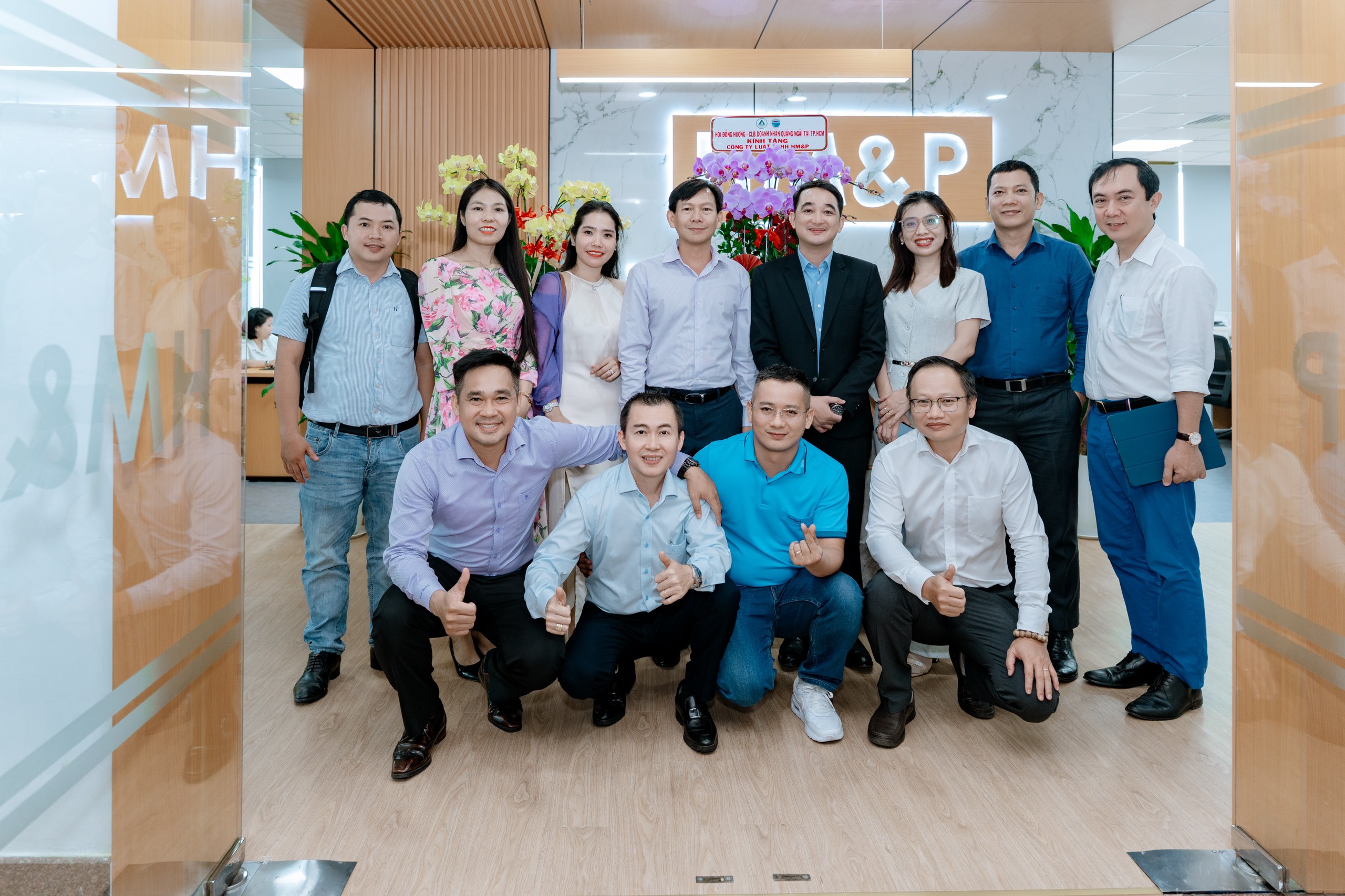 CLB Doanh nhân Quảng Ngãi giao lưu tại Cát Mộc Group và Công Ty Luật HM&P CLB Doanh nhân Quảng Ngãi giao lưu tại Công Ty Luật HM&P
